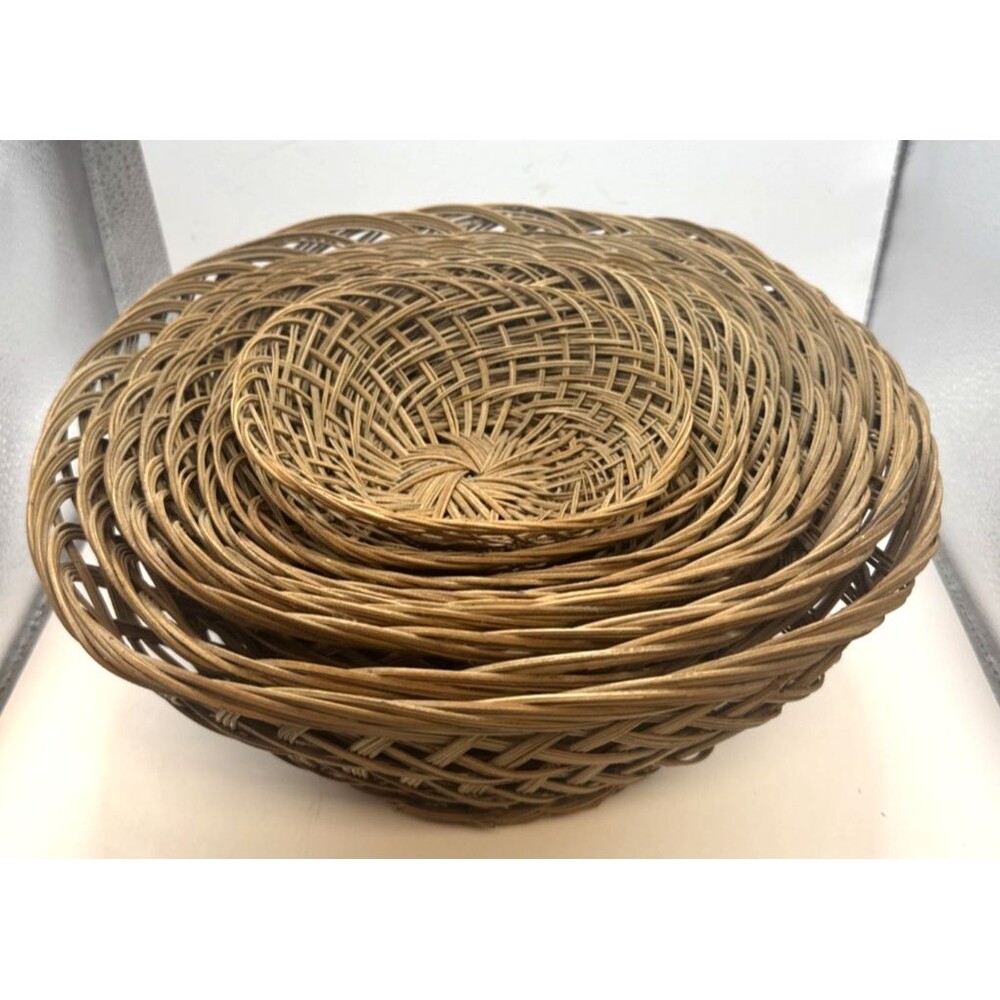 Lot Of 9 Vintage Bread Baskets Graduated Sizes Square Round Bottom Country Farm - Picture 1 of 12